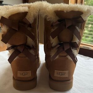UGG Chestnut Suede Shearling Bailey Bow Back Boots 9